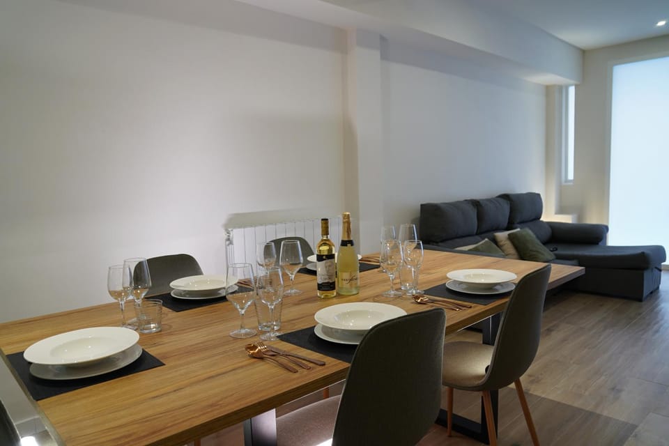 Living room, Food and drinks, Seating area, Dining area, Drinks, Alcoholic drinks