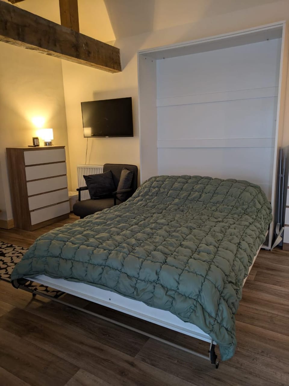 Bed, TV and multimedia