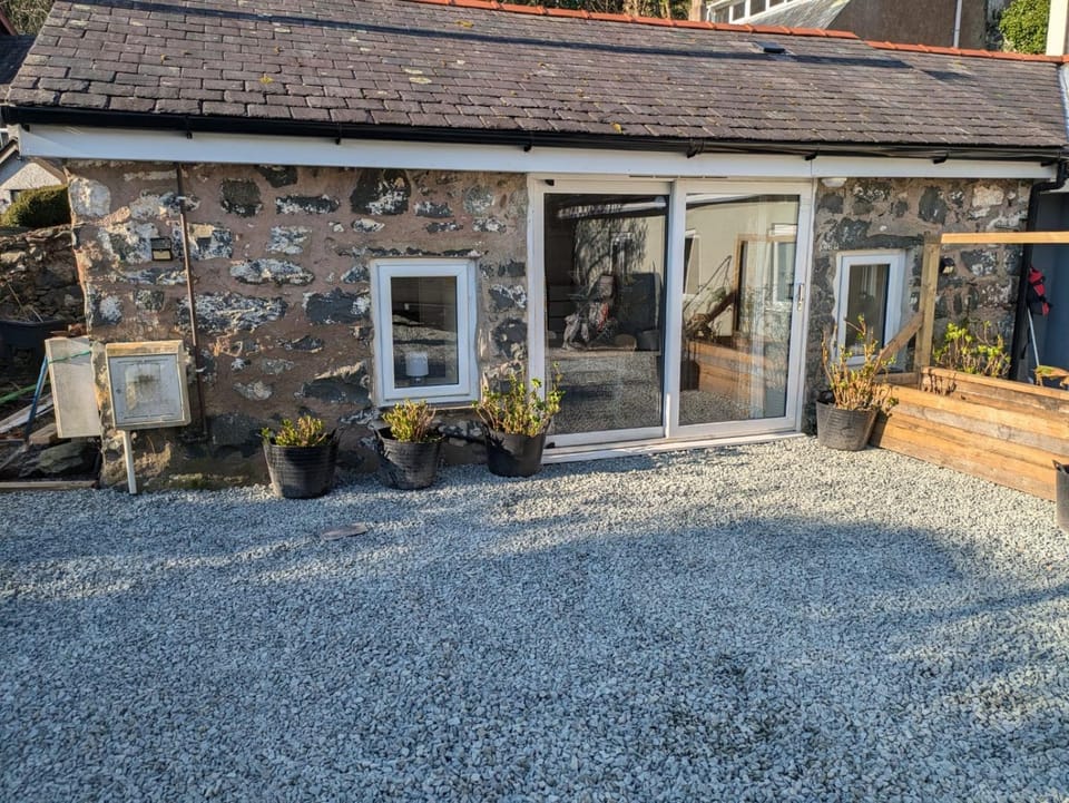 Property building, Day