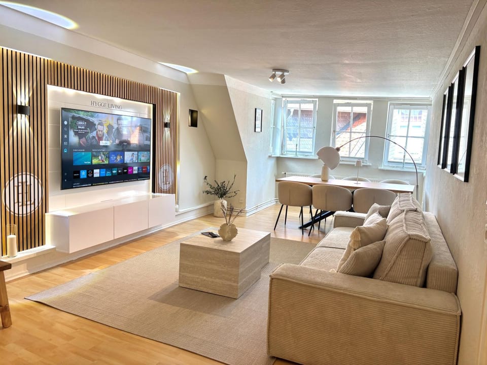 TV and multimedia, Living room, Dining area