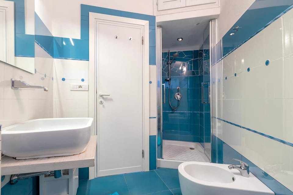 Bathroom, Living room