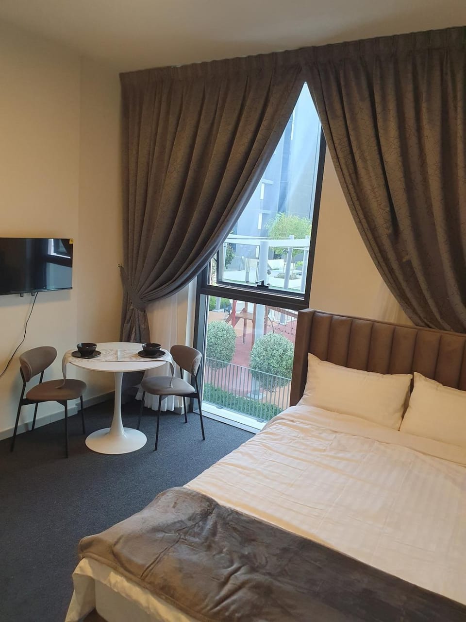 Snazzy Studio, Cozy & Exquisite Apartment in Al Sharjah