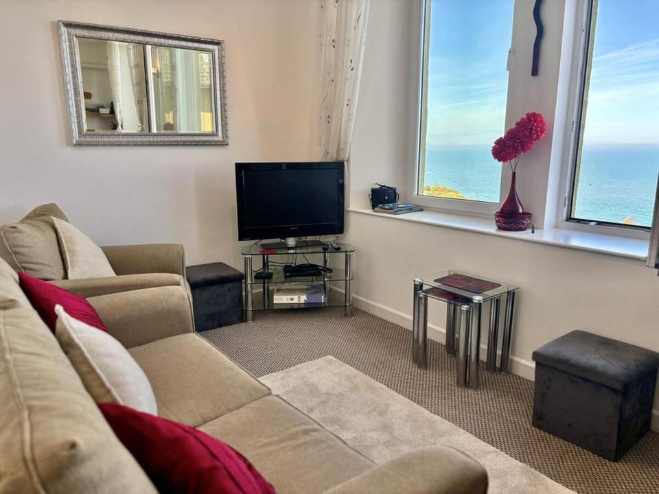Combe Hill Flat - Parking & Seaview Apartment in Ilfracombe