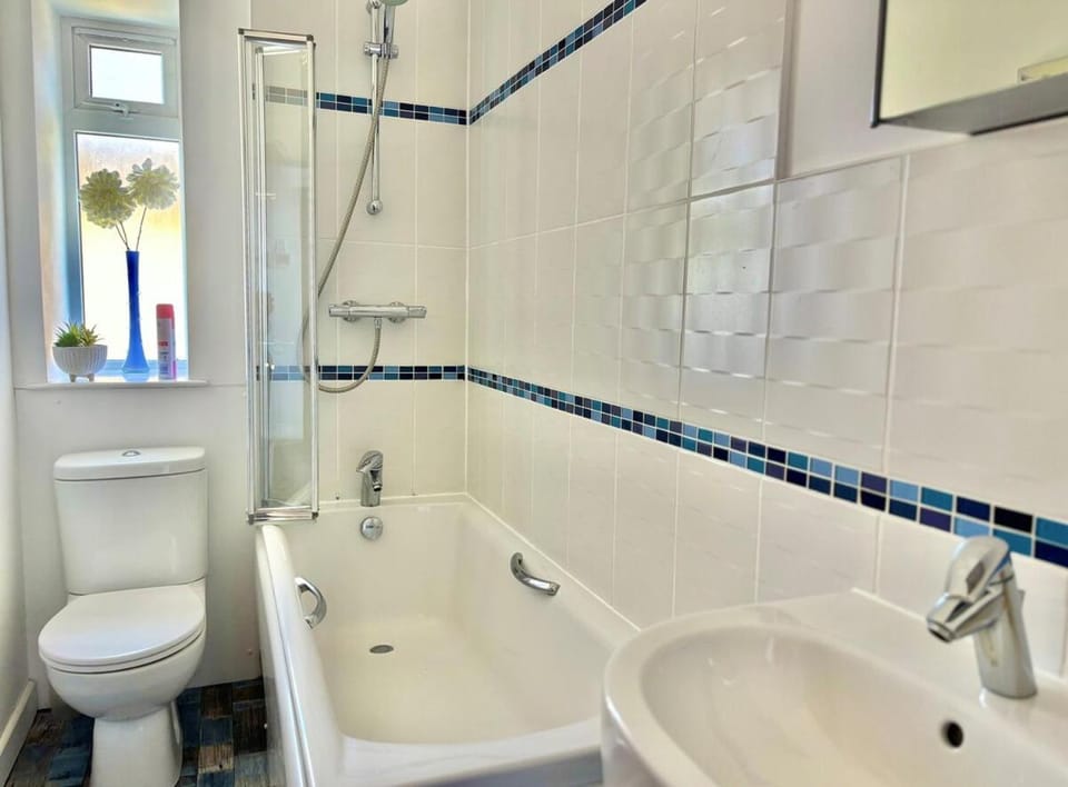 Combe Hill Flat - Parking & Seaview Apartment in Ilfracombe