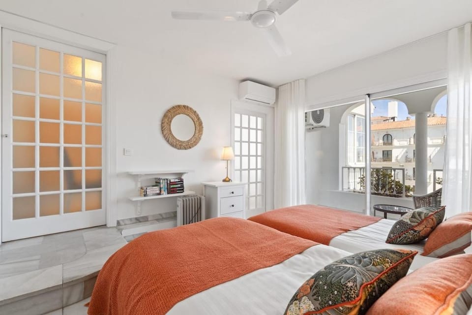 Fantastic PH near Hard Rock walk to beach RDR479 Apartment in Marbella