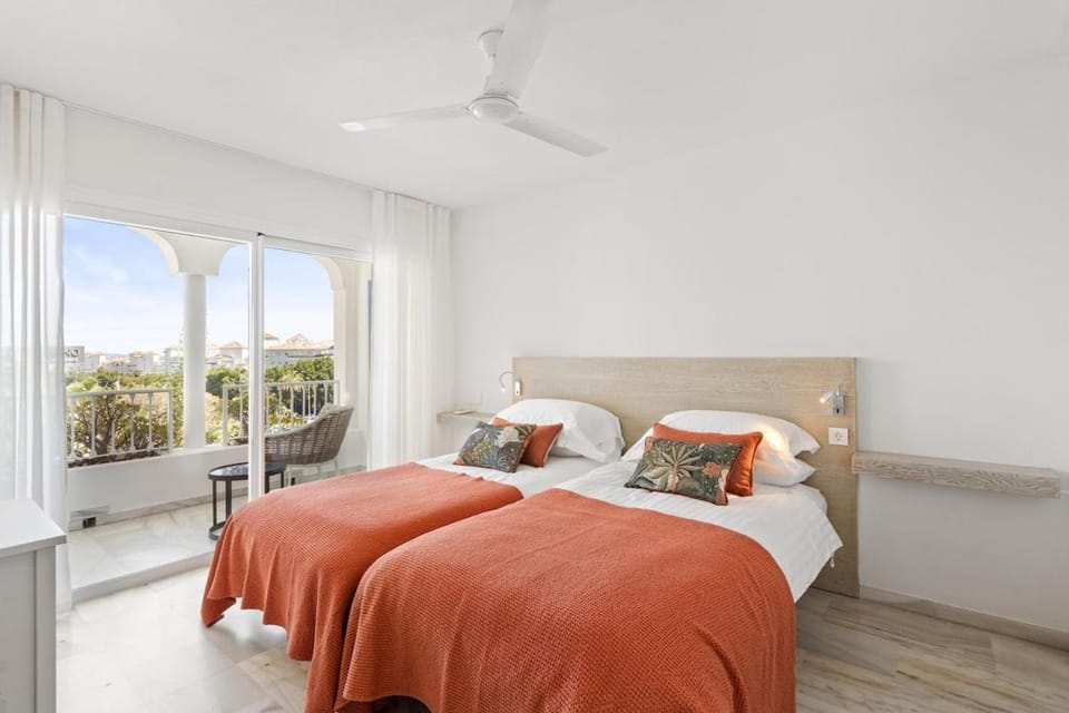Fantastic PH near Hard Rock walk to beach RDR479 Apartment in Marbella