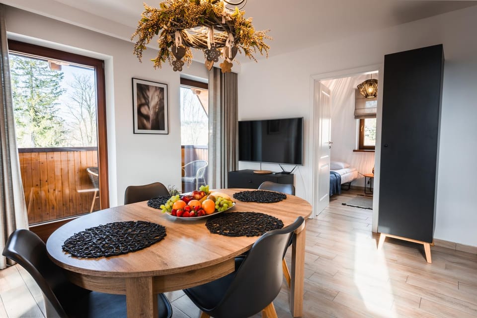 TV and multimedia, Kitchen or kitchenette, Seating area, Dining area, Bedroom