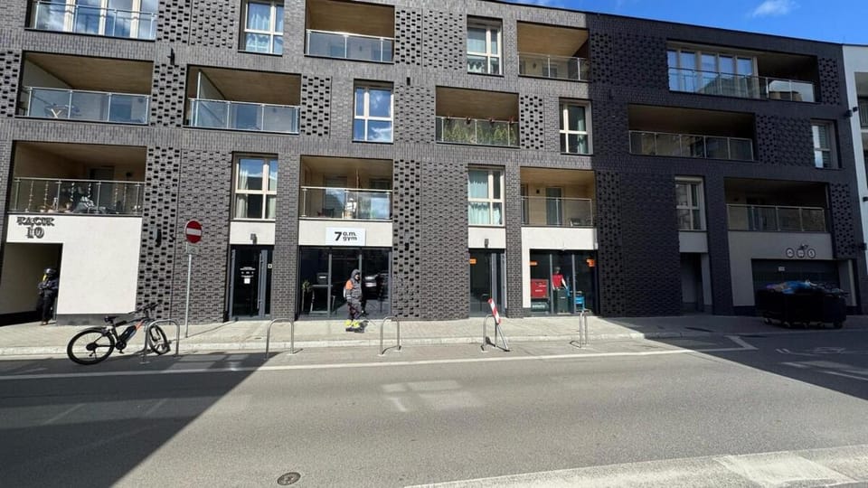 Cubicle 22 Garden & Free Parking Apartment in Krakow