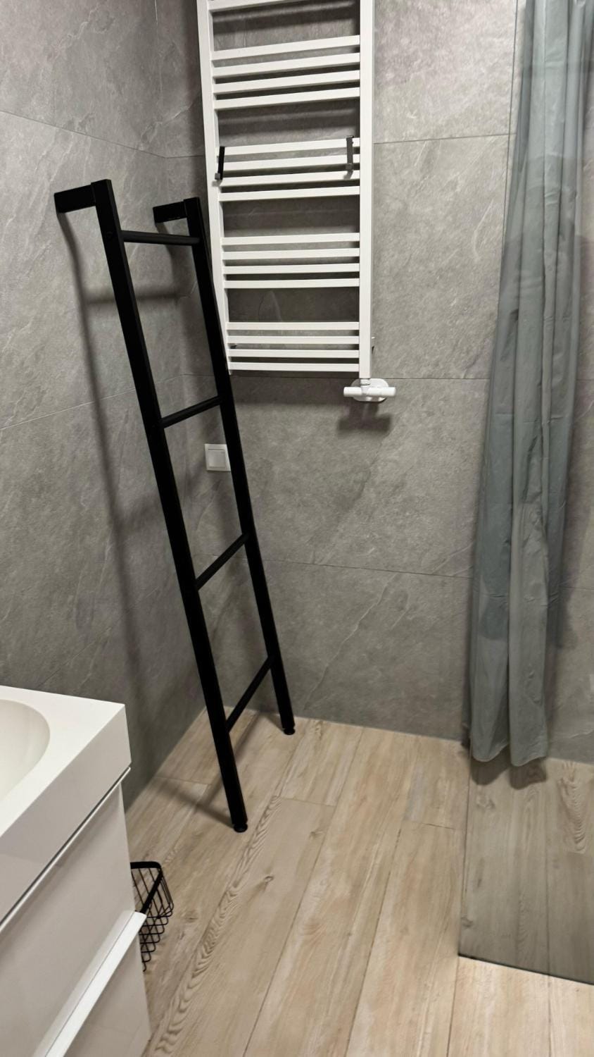 Cubicle 22 Garden & Free Parking Apartment in Krakow