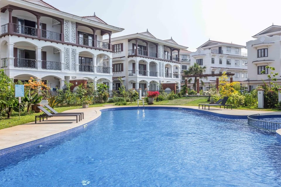 Property building, Spring, Day, Garden, Garden view, Pool view, Swimming pool, sunbed