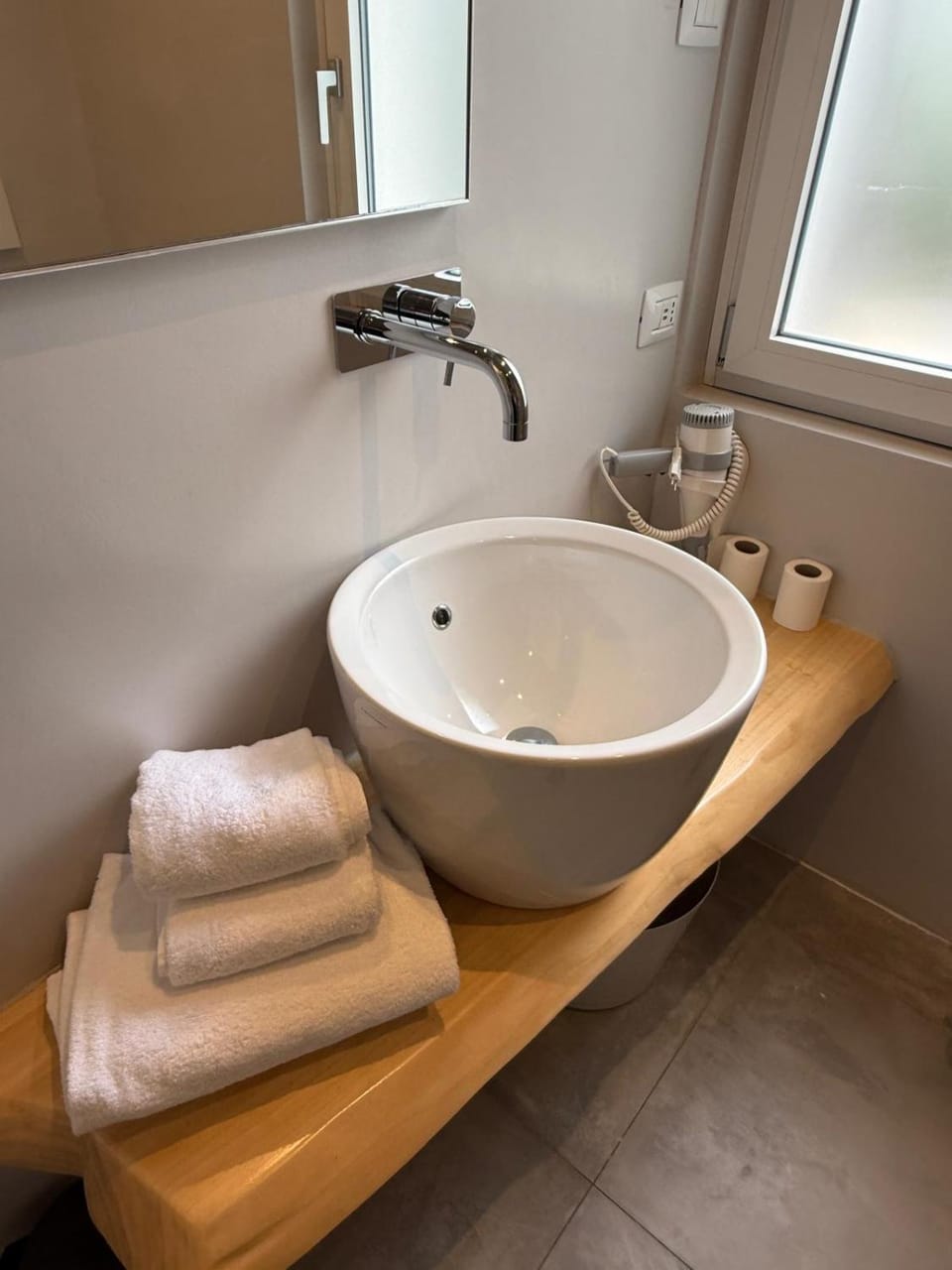 Bathroom, Bath, towels