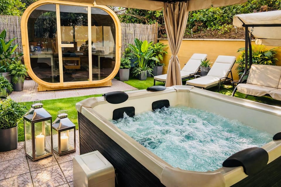 Day, Garden, Hot Tub, Sauna, Garden view