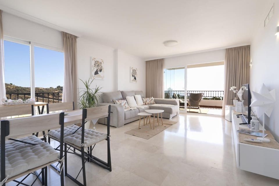CYV - Seaview Serenity in Calahonda Apartment in Sitio de Calahonda