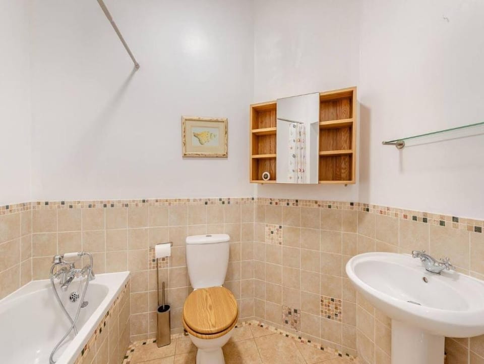 White Horses - Seaviews Apartment in Ilfracombe