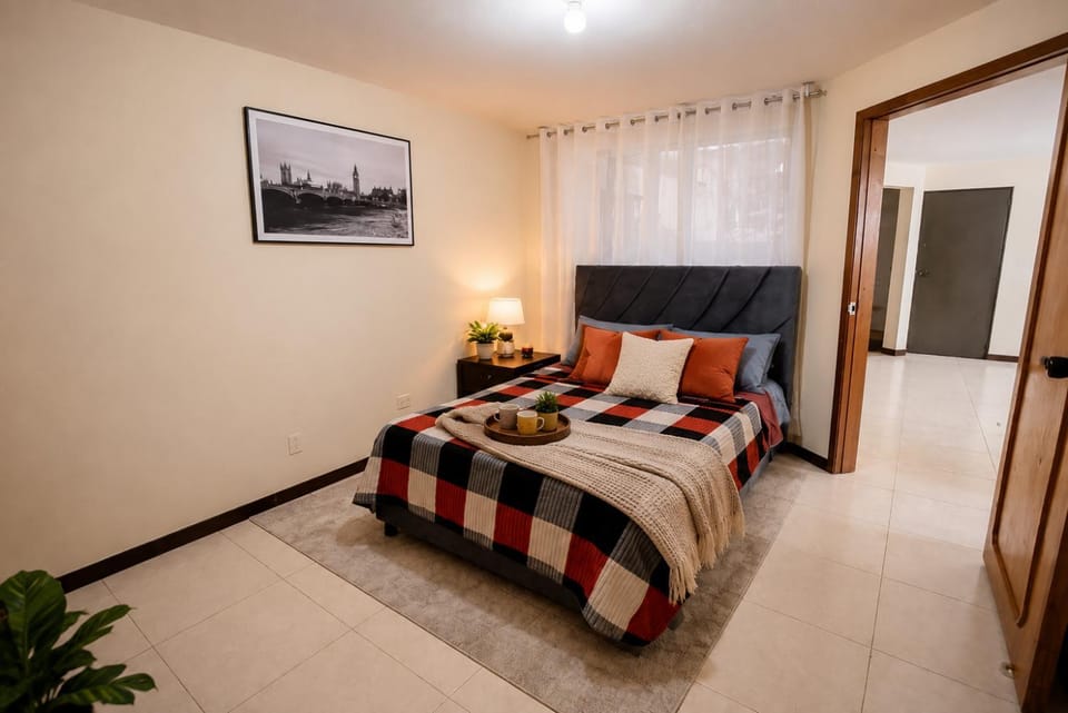 Bed, Photo of the whole room, Bedroom