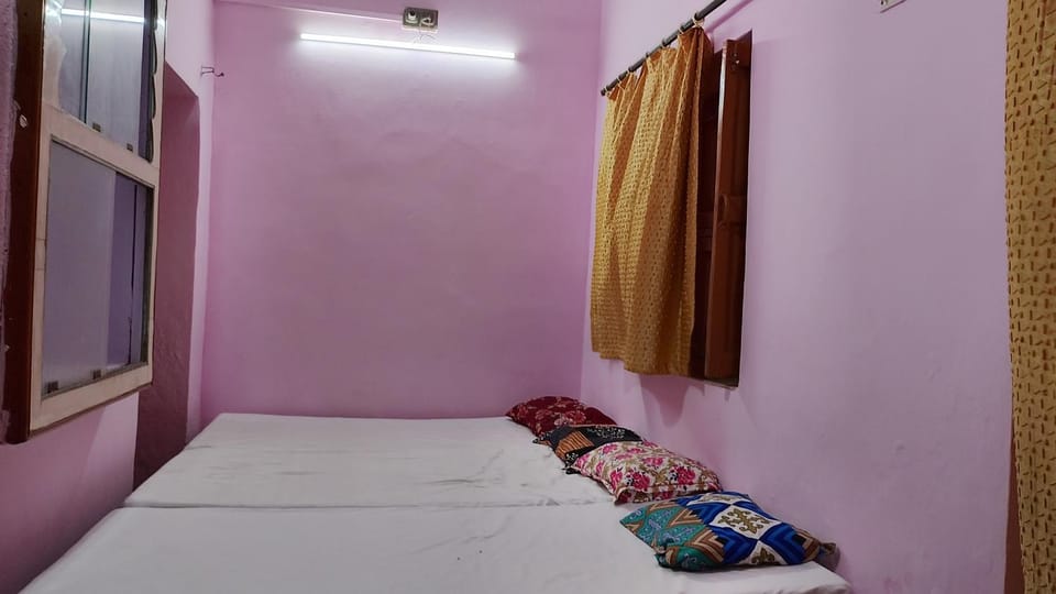 Roshni paying guest House Bed and Breakfast in Varanasi