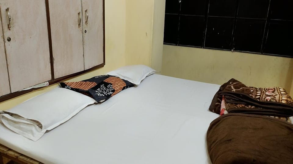 Roshni paying guest House Bed and Breakfast in Varanasi