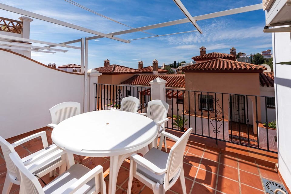 Aljamar 7b Burriana Beach Apartment in Nerja
