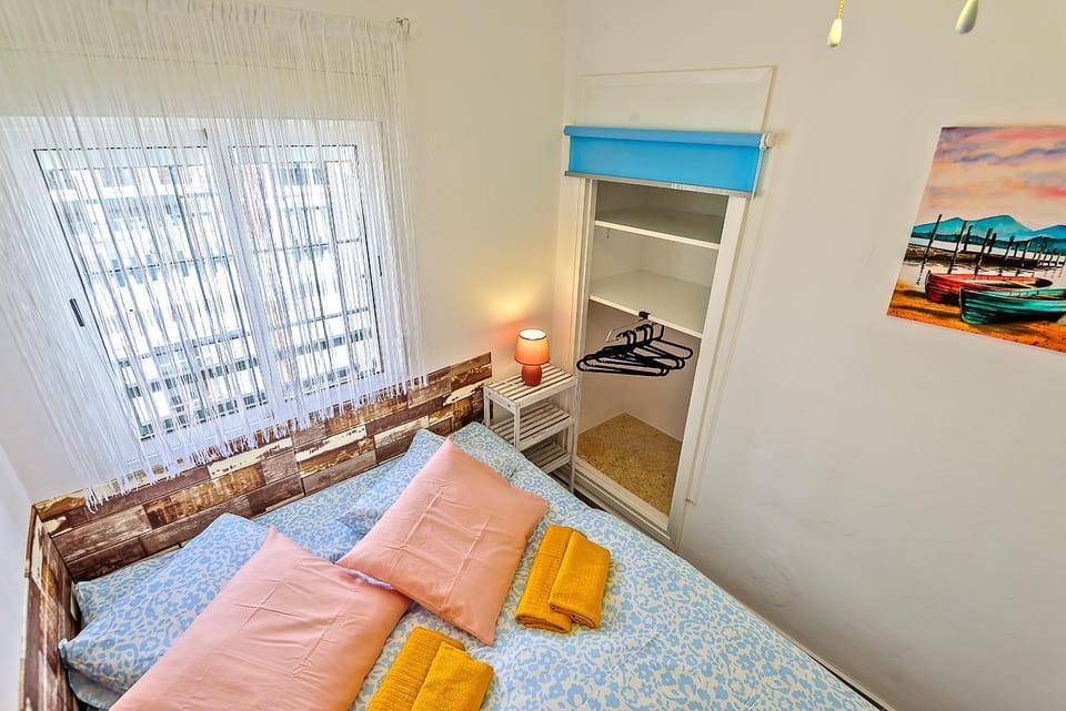 Bed, Bedroom, towels, wardrobe
