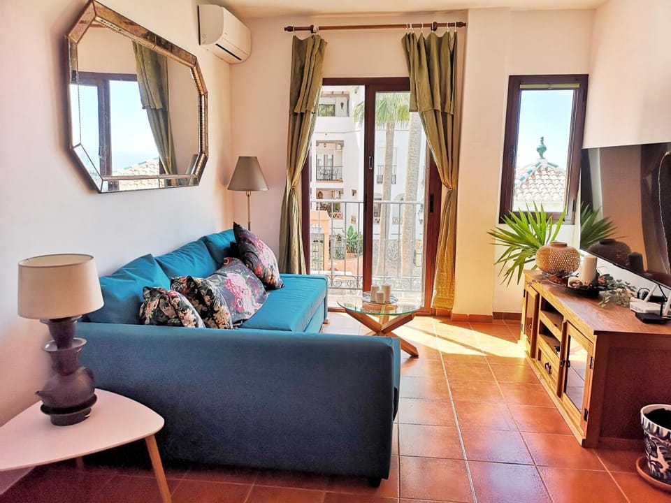 TV and multimedia, Living room, Mountain view, Sea view