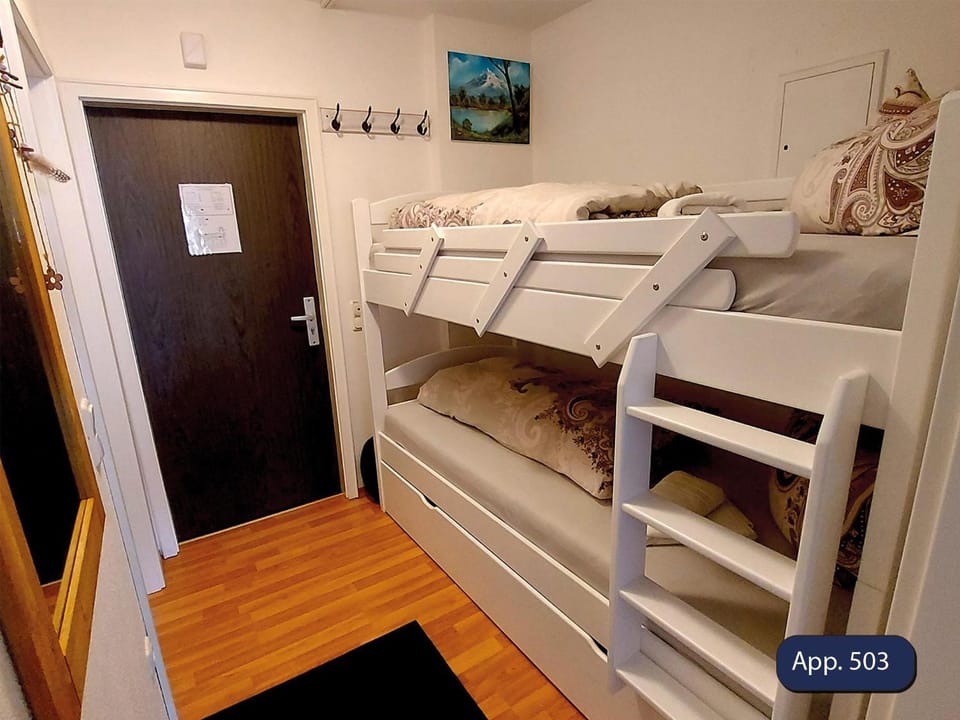 bunk bed