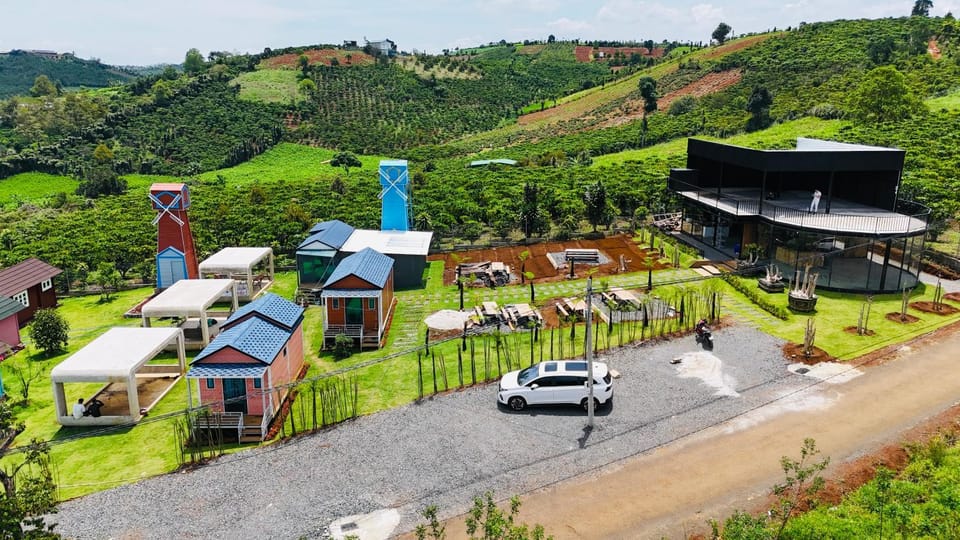 Property building, Neighbourhood, Natural landscape, Street view