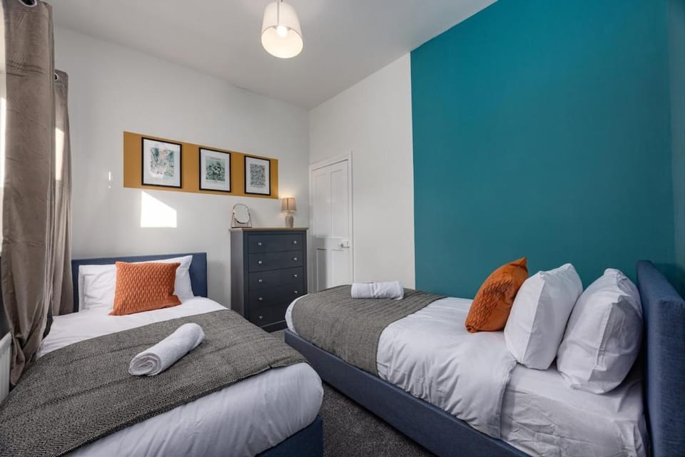 Modern & Cozy 2BR Stay in Darlington House in Darlington