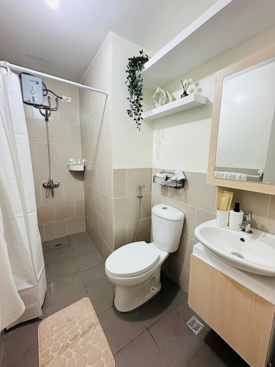Getaway Haven at Southwoods, Biñan with Fast Internet Apartment in Santa Rosa