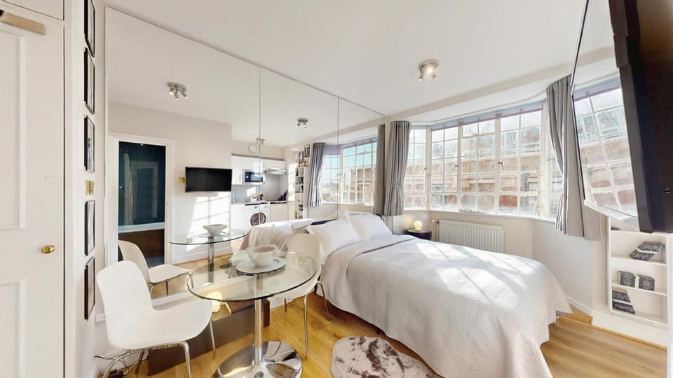 Chelsea Executive Cloisters 571 Apartment in City of Westminster