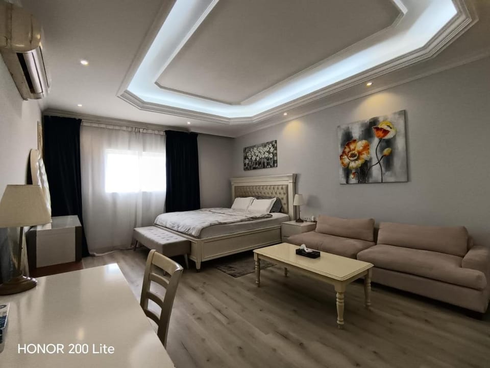 Cozy and Vibrant Room in villa Al Wasl #5 Bed and Breakfast in Dubai
