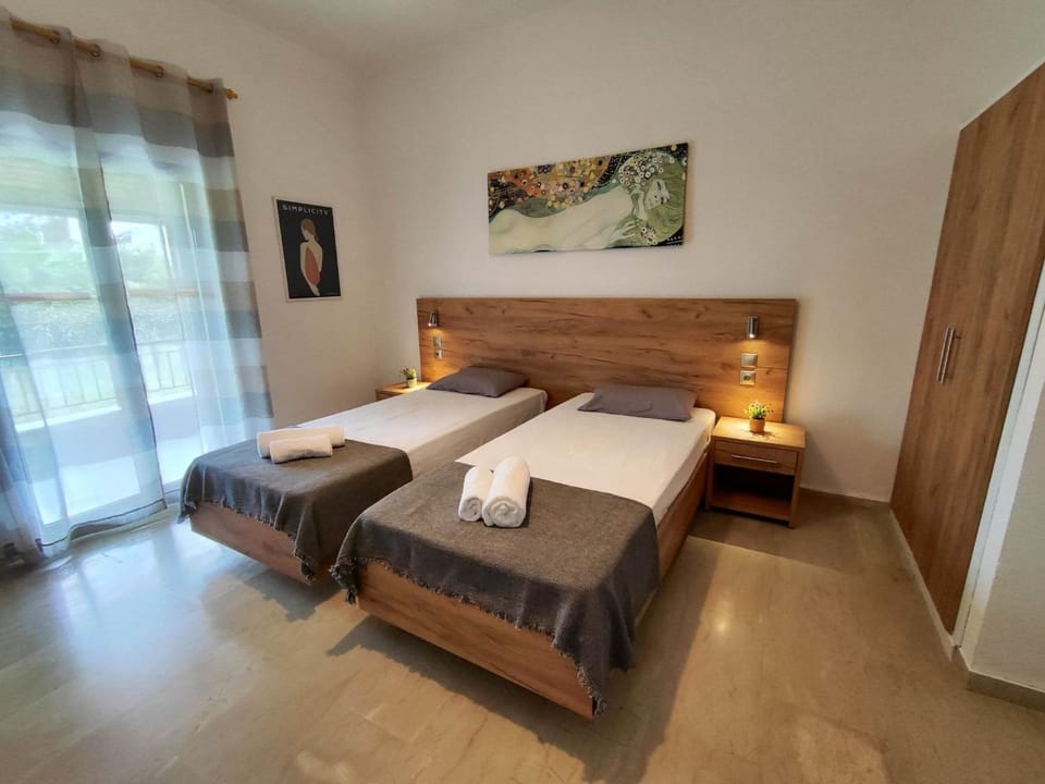Bed, Bedroom, towels, wardrobe