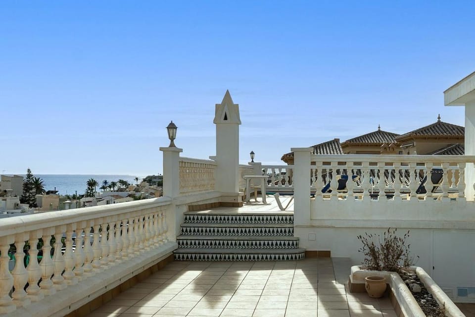 Renovated 2 bedroom in Nerja Center, Carabeo area Apartment in Nerja