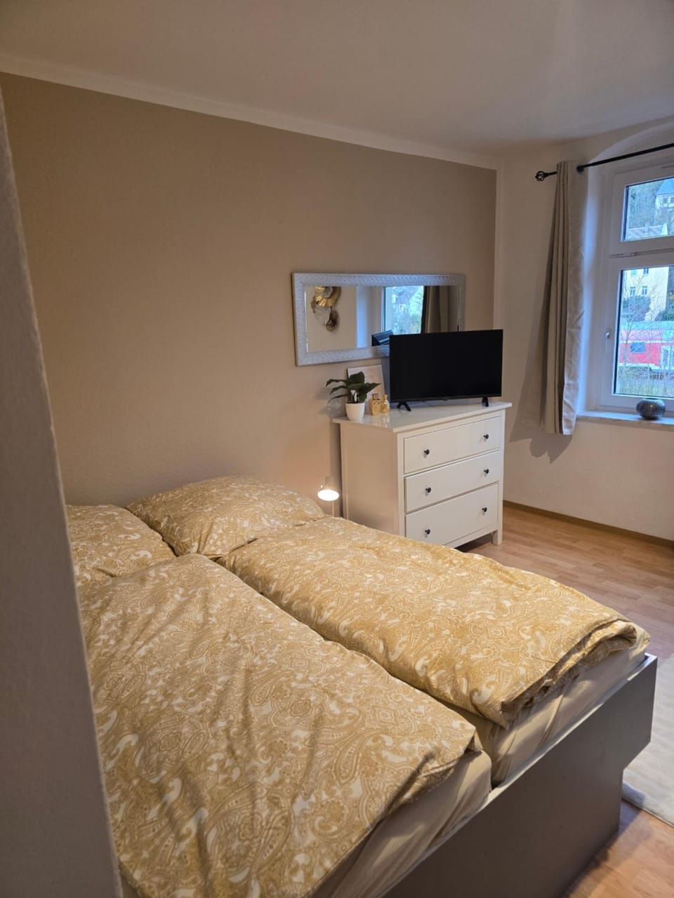Bed, Photo of the whole room