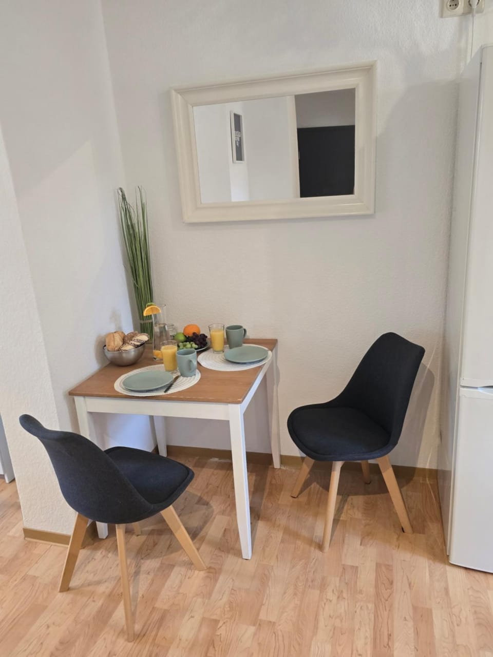 Dining area, Food