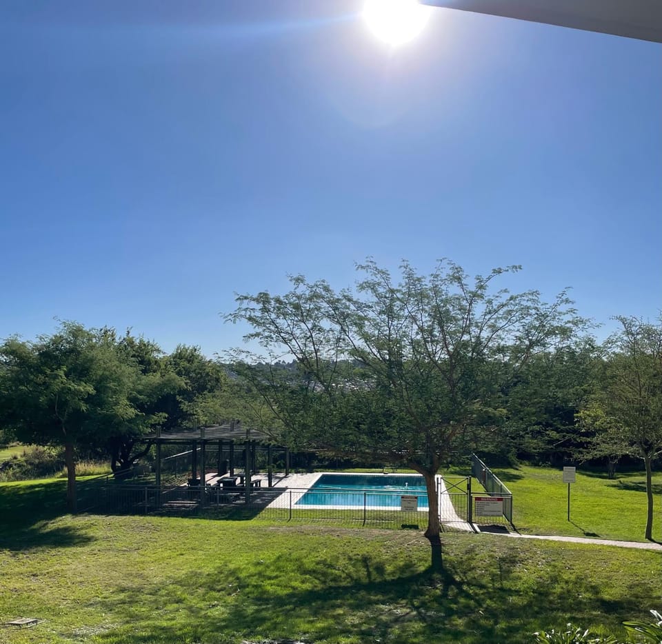 Jackal Luxury Escape Apartment in Roodepoort