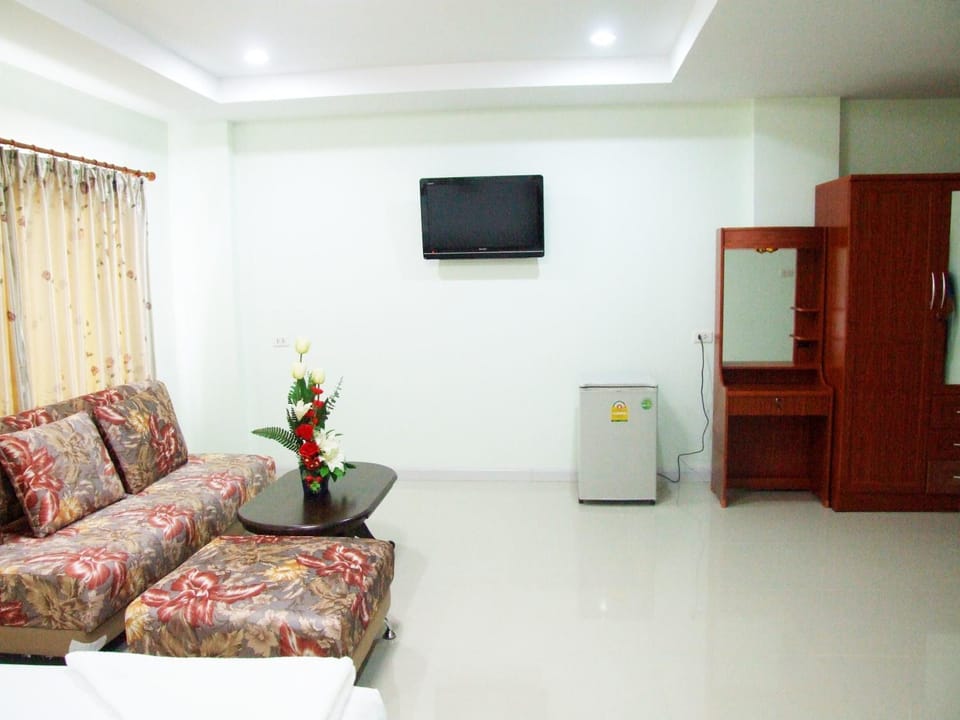 Ruan Rim Nam Hotel in Laos