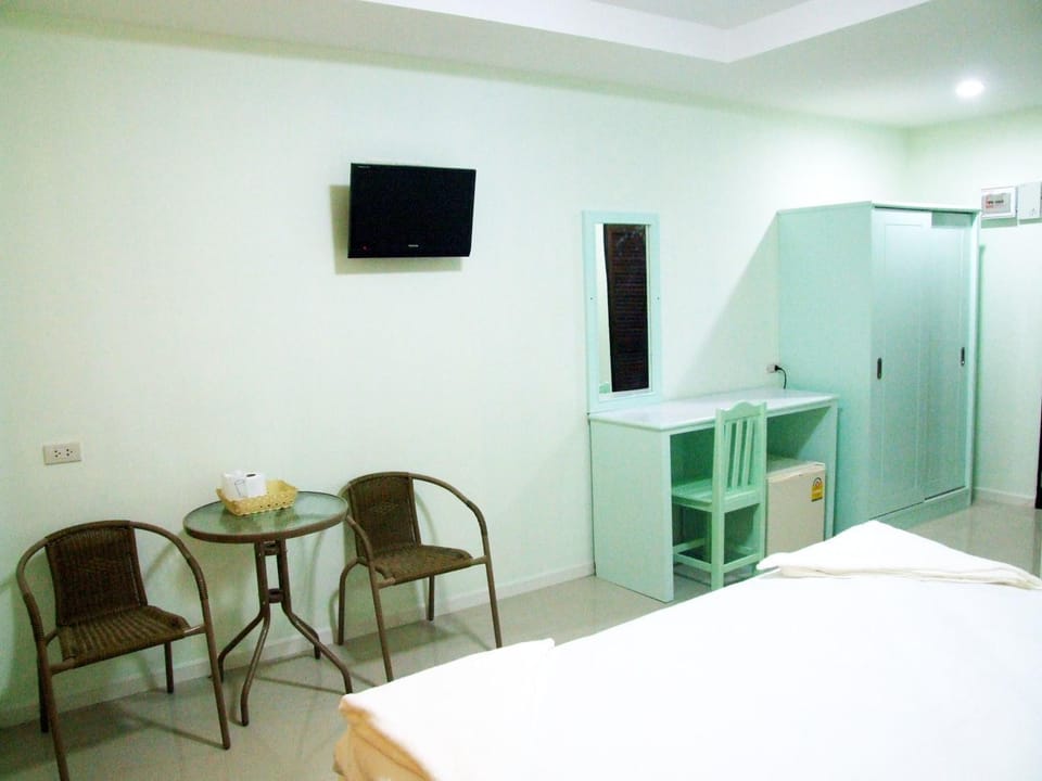 Ruan Rim Nam Hotel in Laos