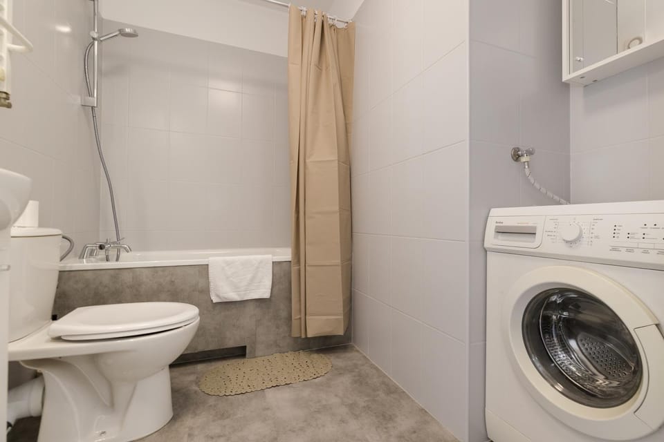 Shower, Toilet, towels, dryer