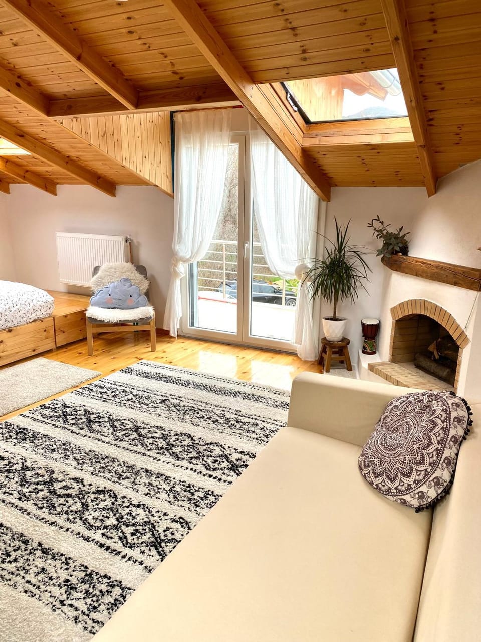 Bed, Photo of the whole room, Bedroom