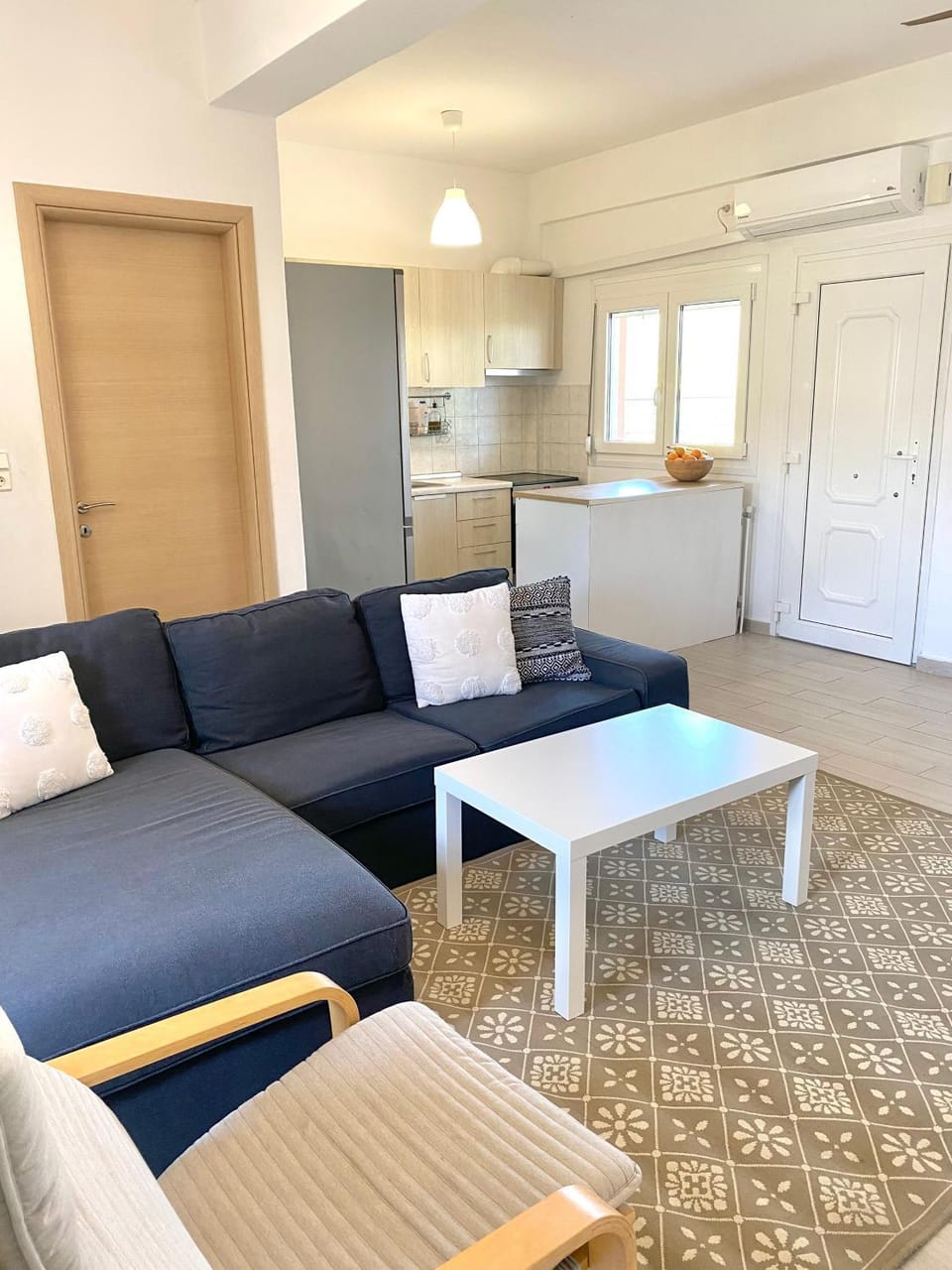 Kitchen or kitchenette, Living room