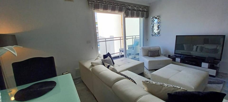 Communal lounge/ TV room, TV and multimedia, Living room