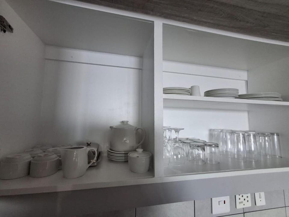 Durban Beach Front, Six Sleeper, 1 Bedroom Apartment with Sea View Apartment in Durban