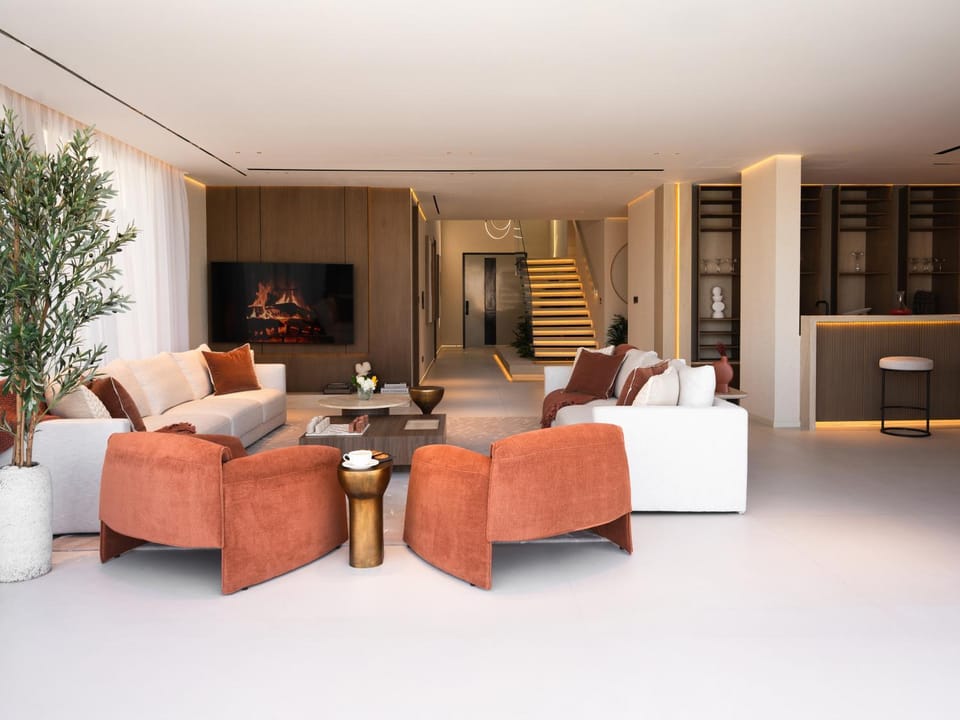Communal lounge/ TV room, Living room