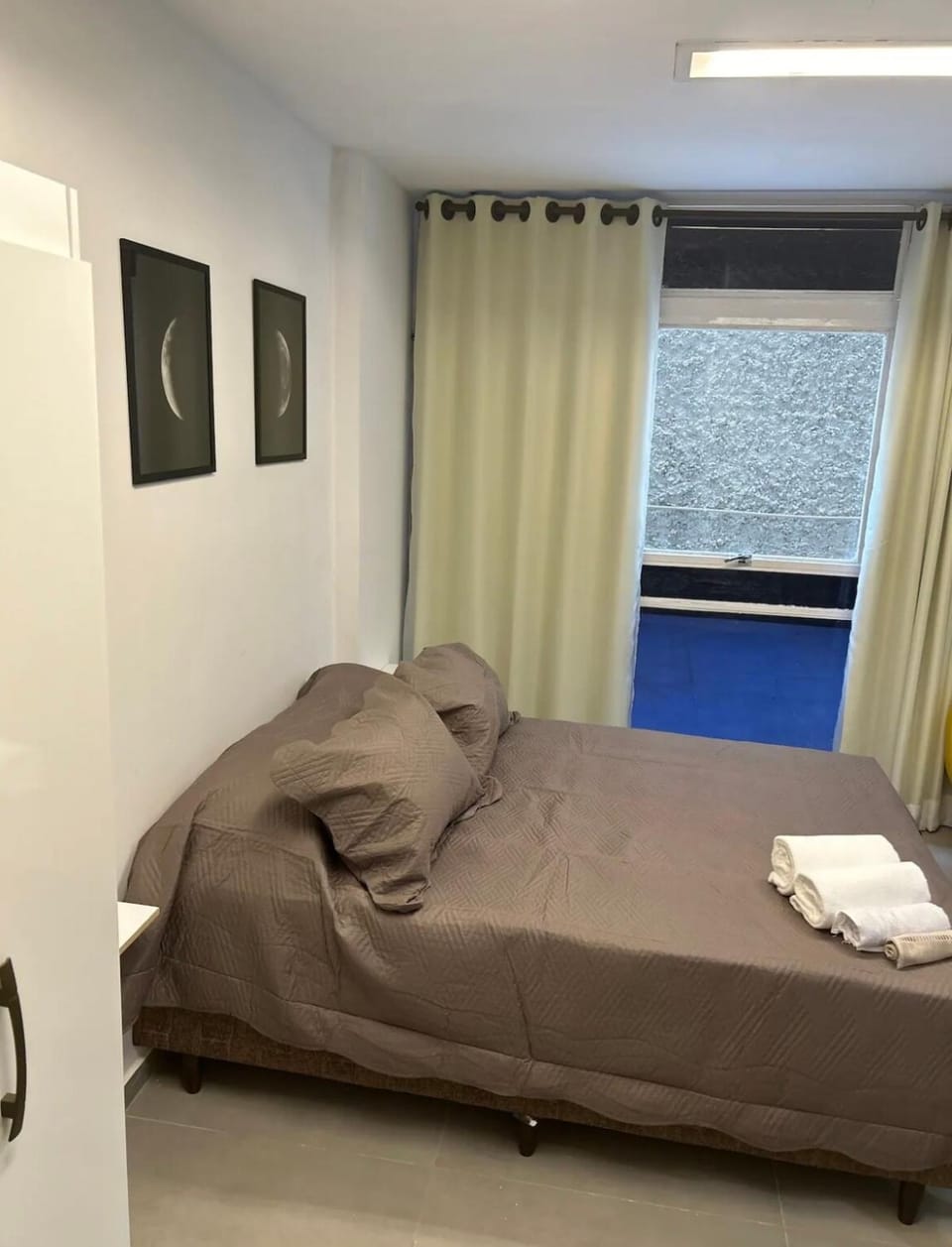 06 - AMPLO ESTÚDIO na Savassi com Área privativa, Vaga de garagem, Cozinha completa, próximo ao Life Center Apartment in Belo Horizonte