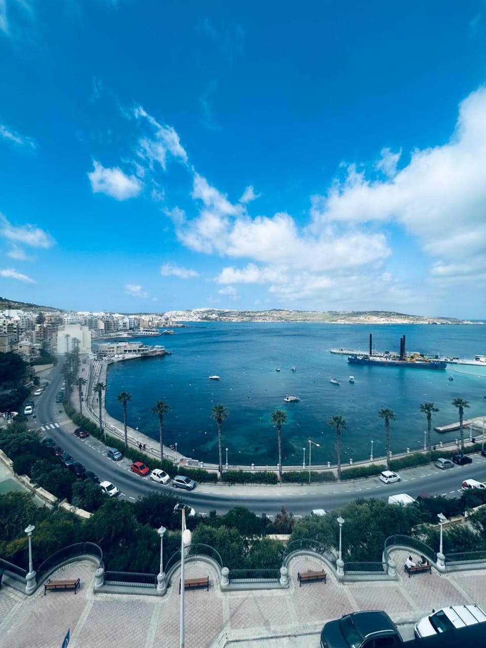 Nearby landmark, Day, Neighbourhood, Natural landscape, City view, Sea view, Location