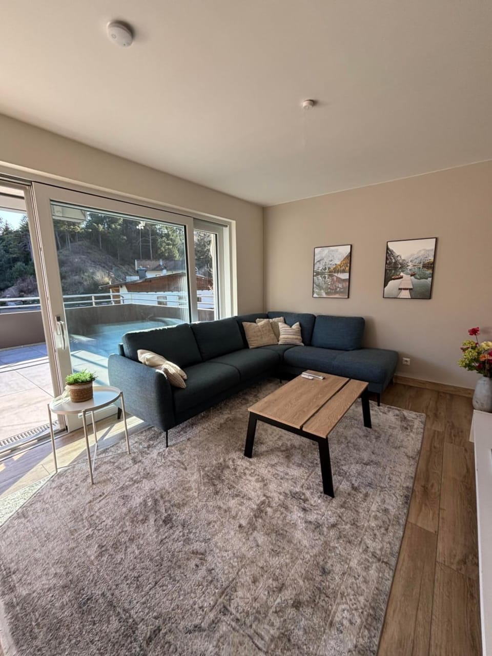 Living room, Seating area