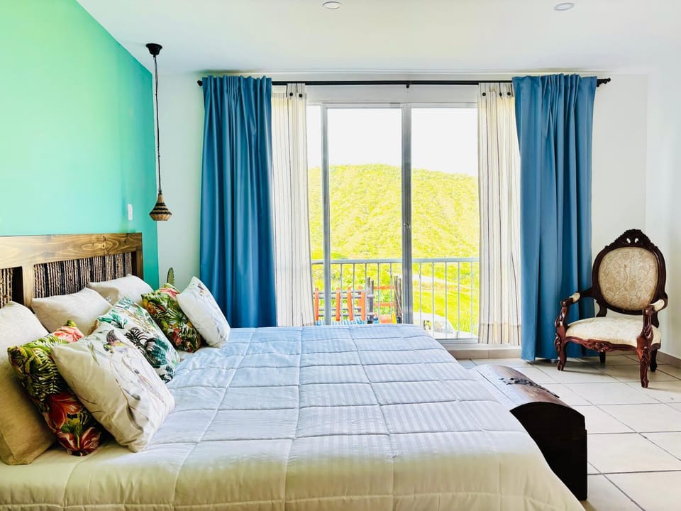 Photo of the whole room, Bedroom, Mountain view