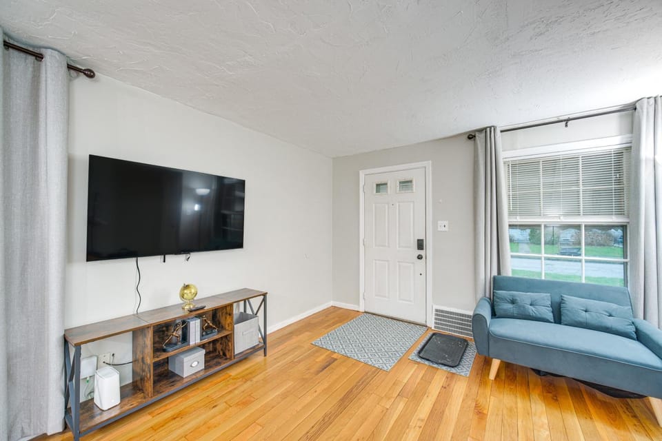 2 Mi to Lake Erie: Home w/ Yard in Euclid! House in Lake Erie