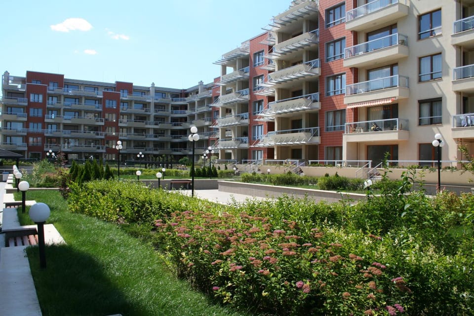 Property building, Garden