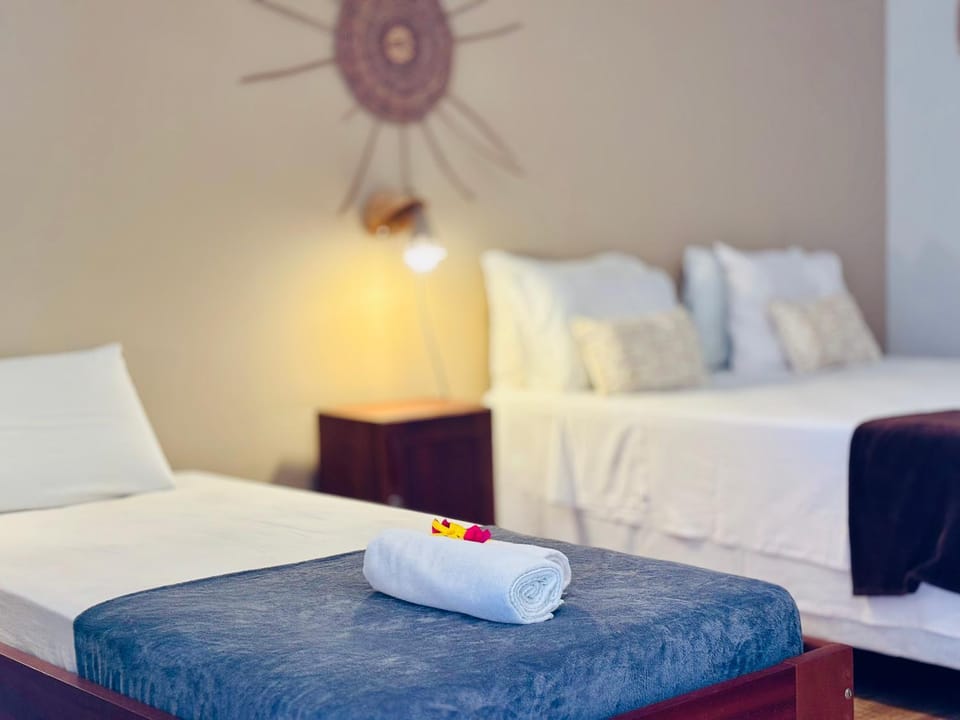 Bed, towels